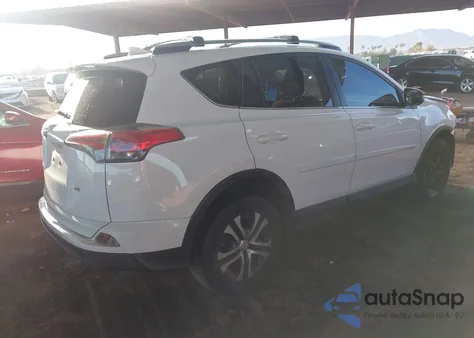 2017 Toyota Rav4 Le z USA, uszkodzony, nr VIN JTMZFREV8HJ105860